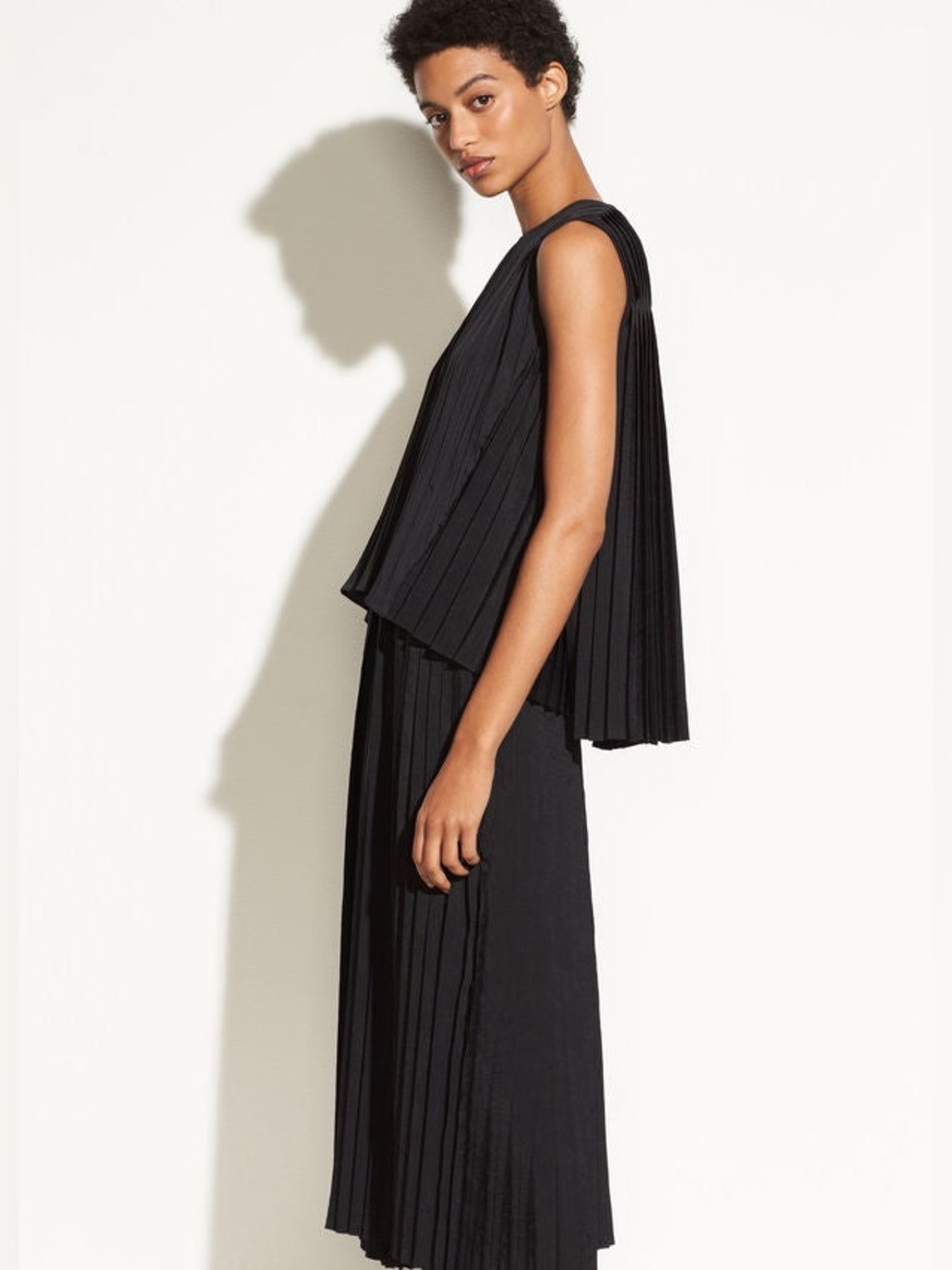 VINCE Pleated Shell Top - Picture 2 of 6